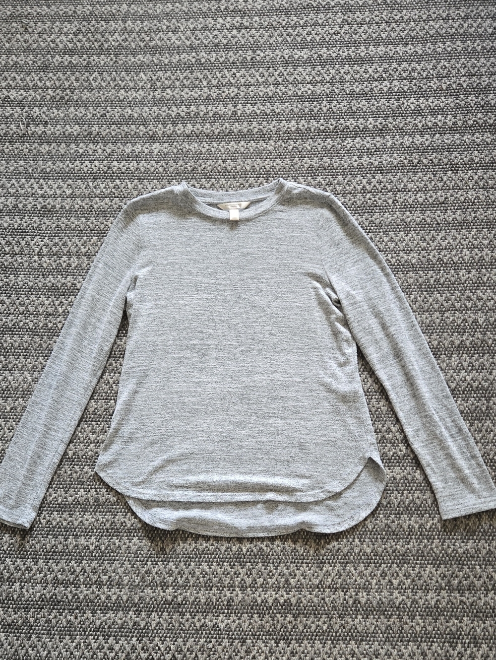 Banana Republic Heather Gray Long-Sleeve Crewneck Top